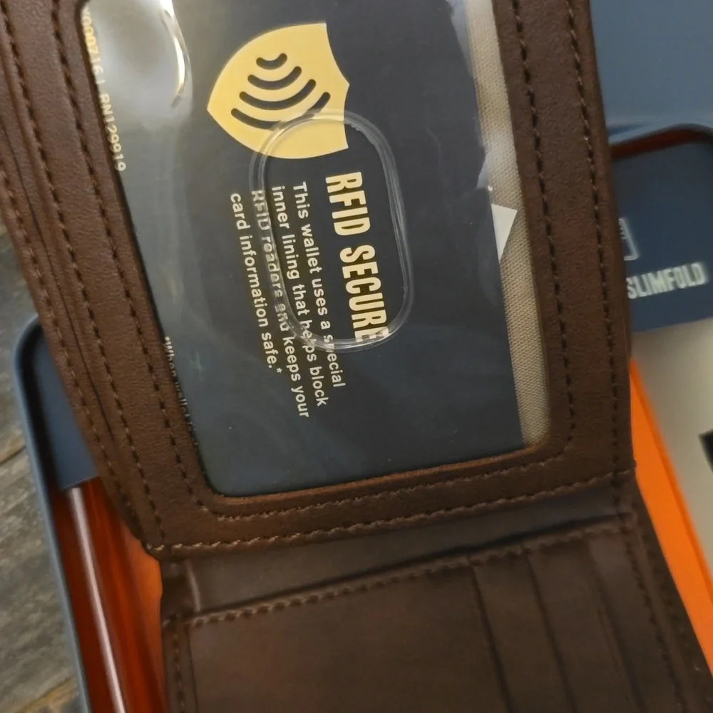 DOCKERS WALLET GIFT 🎁 BOX